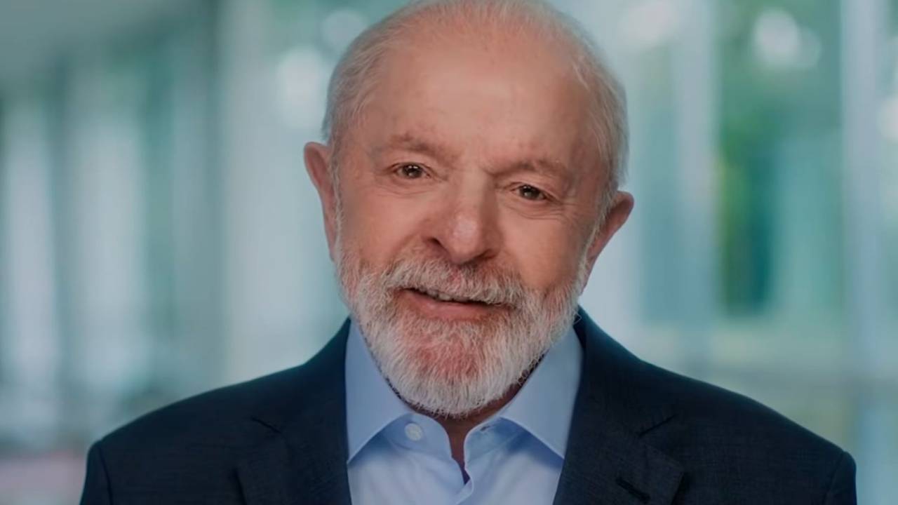 Na TV, Lula fala de pagamento do Pé-de-Meia e gratuidade do Farmácia Popular