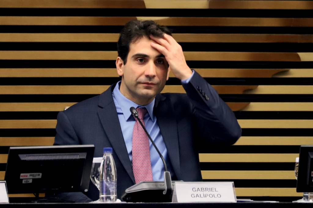 Reuni¿o com o Presidente do Banco Central. FREIO NA ECONOMIA - Gabriel Galípolo: a inflação obrigará o Banco Central a manter os juros nas alturas