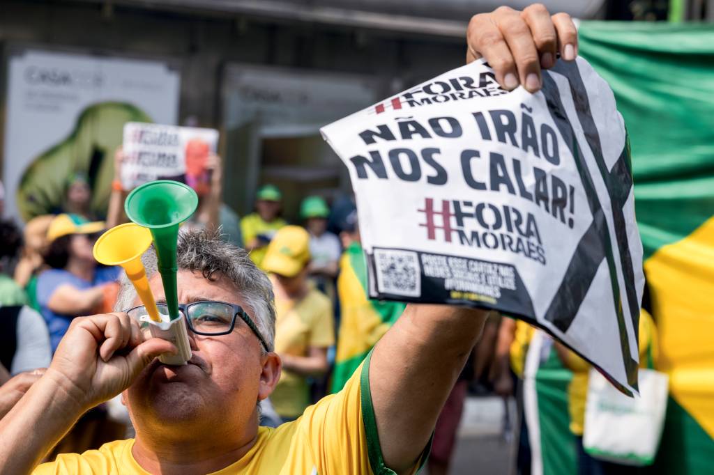 Former President Bolsonaro Holds Rally Against Brazil’s X Ban ECO - Ato contra o STF: caso ajuda o discurso bolsonarista