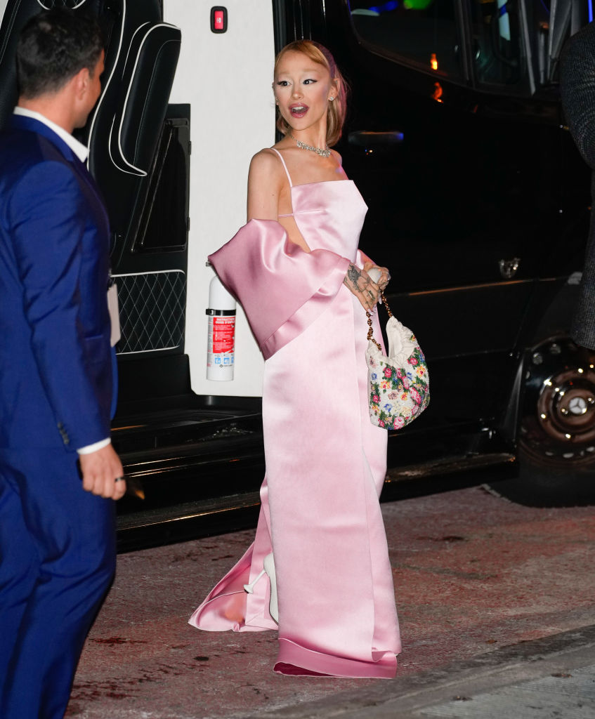 Celebrity Sightings In New York City – January 7, 2025 Ariana Grande veste Loewe em Nova York