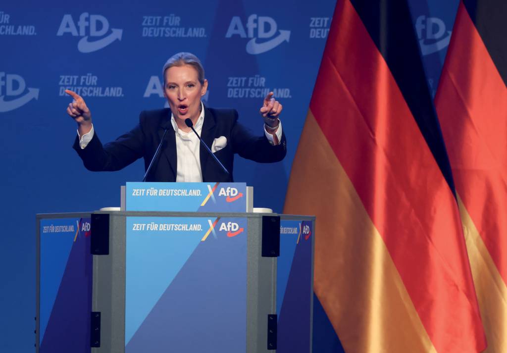 AfD Launches Federal Election Campaign In Halle SURPRESA - Weidel, da AfD: deportações em massa para fazer o país crescer