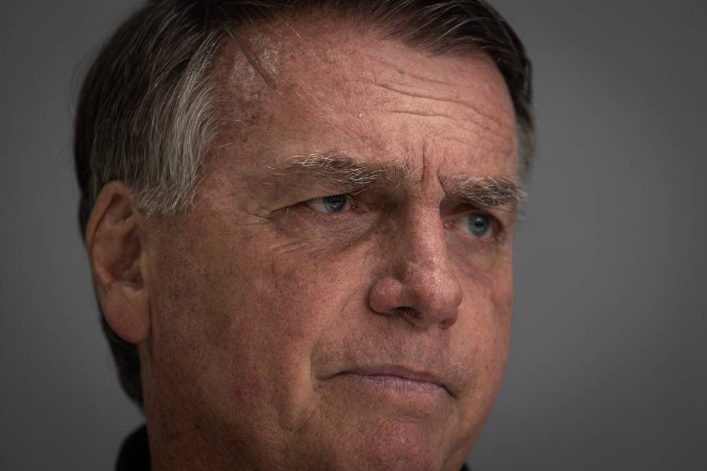 Bolsonaro diz ser informante dos EUA e pede intervenção