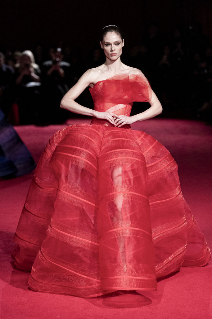 Christian Siriano Christian Siriano: Precisamos mostrar todas as cores e culturas que estão em Nova York”