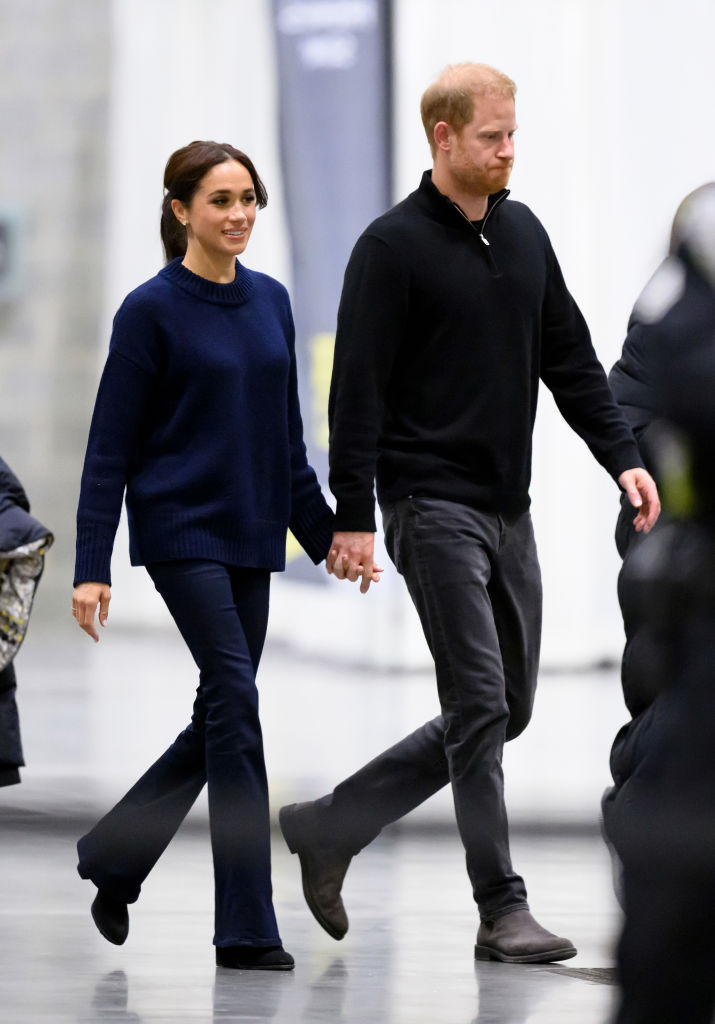 2025 Invictus Games Vancouver – Day One Meghan Markle: bootcut jeans, mais justa, larga embaixo e cortada no tornozelo