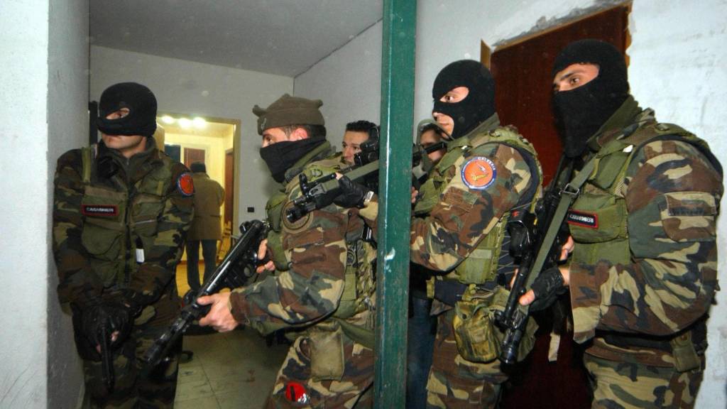 Polícia da Itália prende 181 pessoas em operação contra máfia siciliana Cosa Nostra