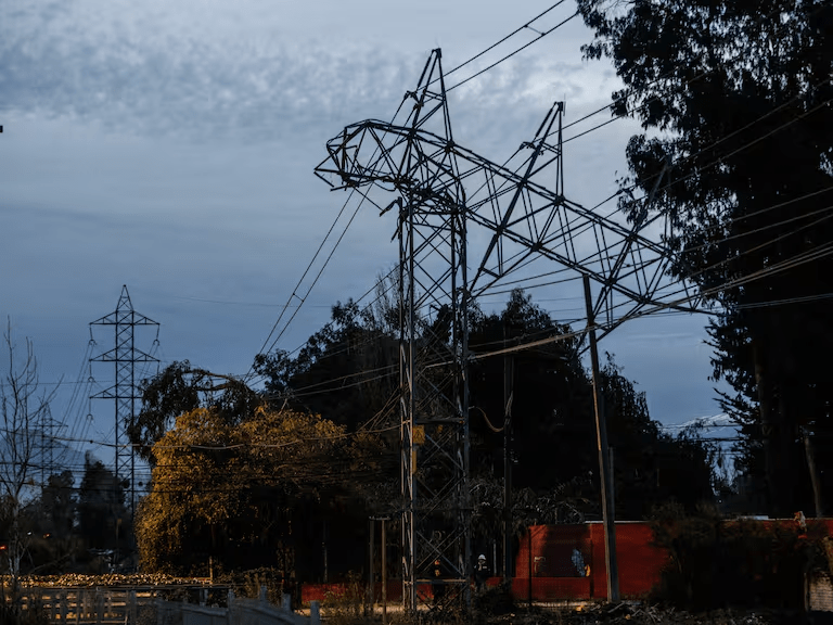 Apagão de grandes proporções no Chile deixa 99% do país sem luz
