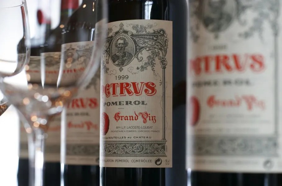 O Chatêau Petrus pode custar 200 000, mas sai por 1 400 na Grande SP