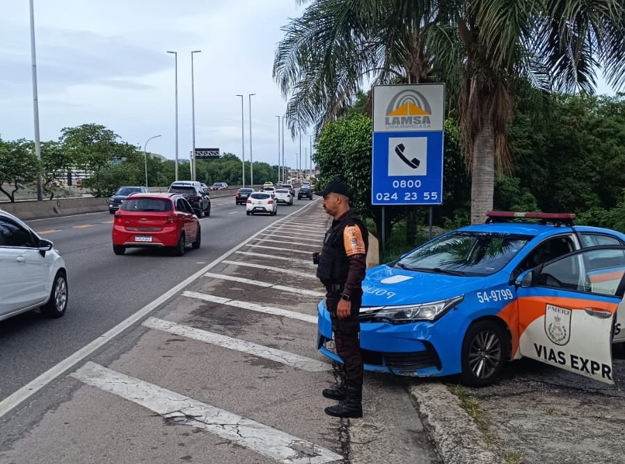 Agente do Degase foi morto durante arrastão na Linha Amarela, via expressa no Rio