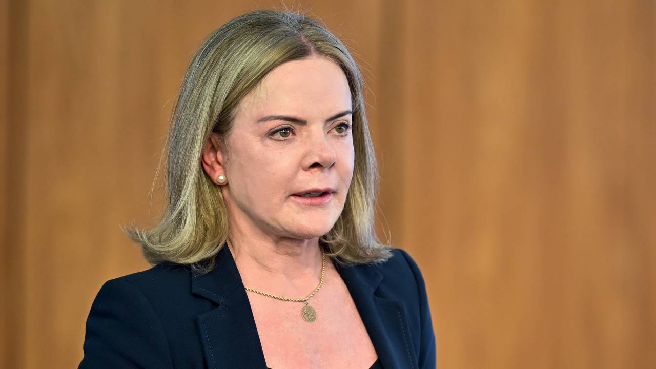 DIFICULDADE - A deputada: cotada para assumir um ministério, a petista está sendo desafiada em sua base eleitoral