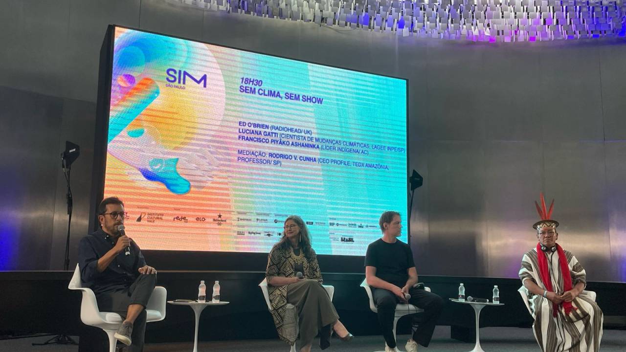 Rodrigo V. Cunha, Luciana Gatti, Ed O’Brien e Francisco Piyako Asahninka