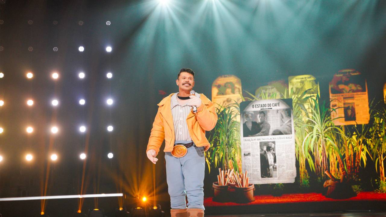Marcos, da dupla com Belutti, como Bruno Mezenga no 'The Masked Singer'