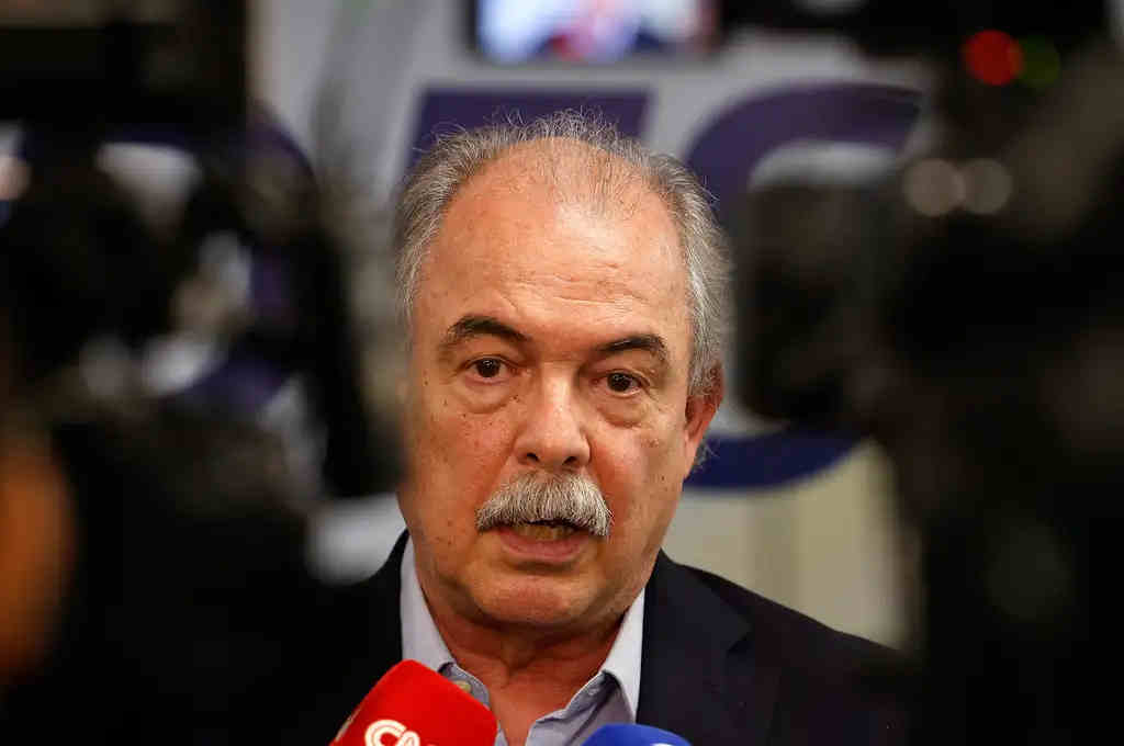 Presidente do BNDES, Aloizio Mercadante, anuncia os resultados do banco referentes a 2024