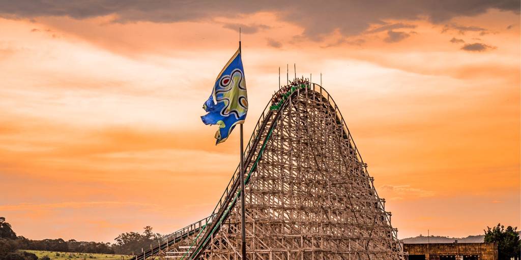 Mulheres têm entrada gratuita no Hopi Hari em março: veja como participar da promoção