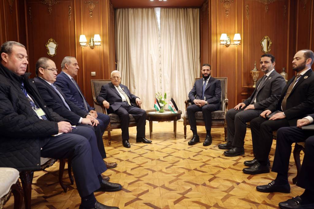 Líderes árabes se reúnem para montar contraproposta aos planos de Trump para Gaza