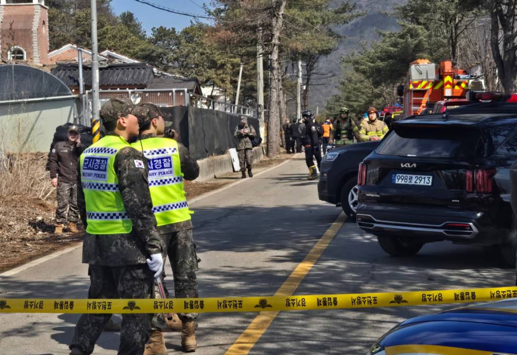 Exército da Coreia do Sul acidentalmente lança bombas e fere oito pessoas