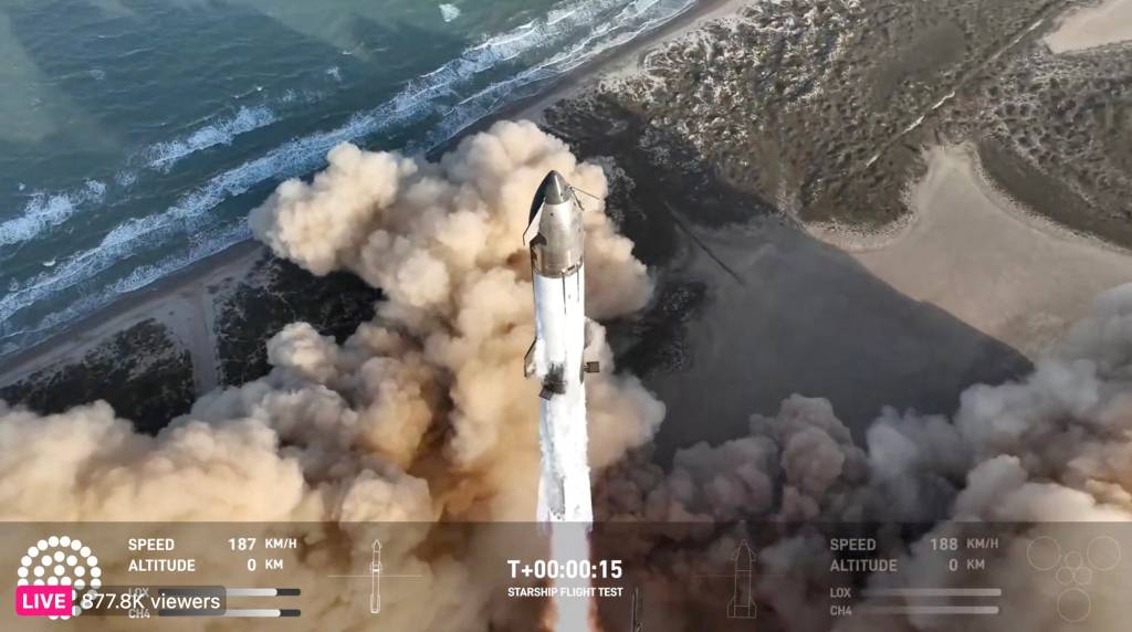 Nave da SpaceX, de Musk, explode no espaço e detritos afetam voos nos EUA