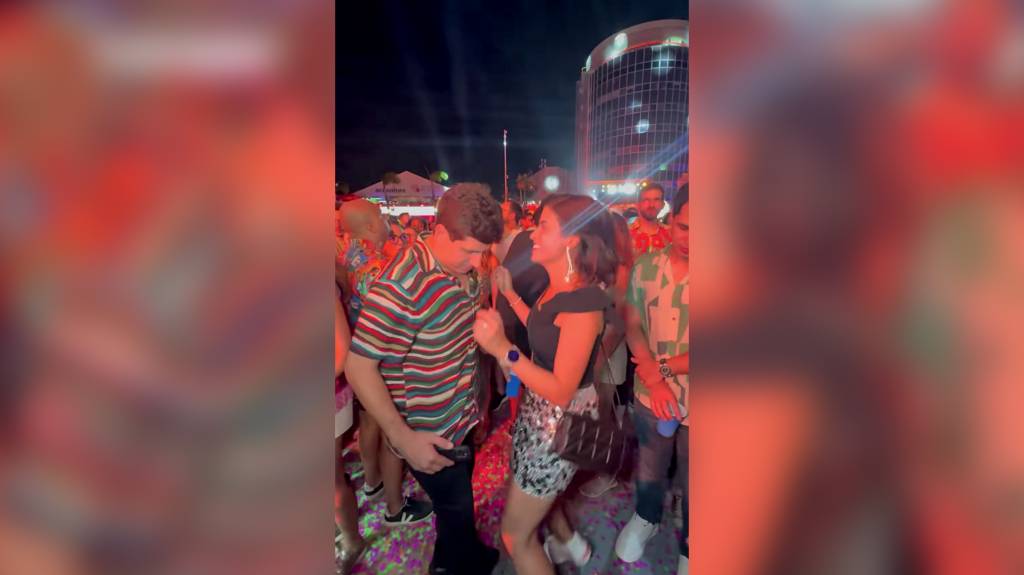 Os chamegos explícitos de João Campos e Tabata Amaral no Carnaval