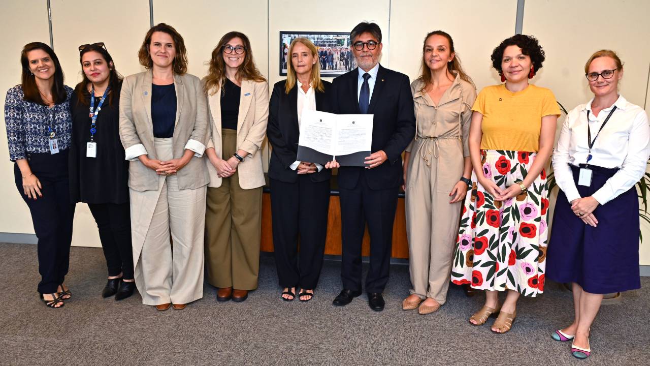 Assinatura do termo aditivo ao Acordo de Cooperação entre a ONG Estou Refugiado e a Senajus, do Ministério da Justiça, no Programa de Acolhida Humanitária para Afegãos, nesta quarta-feira