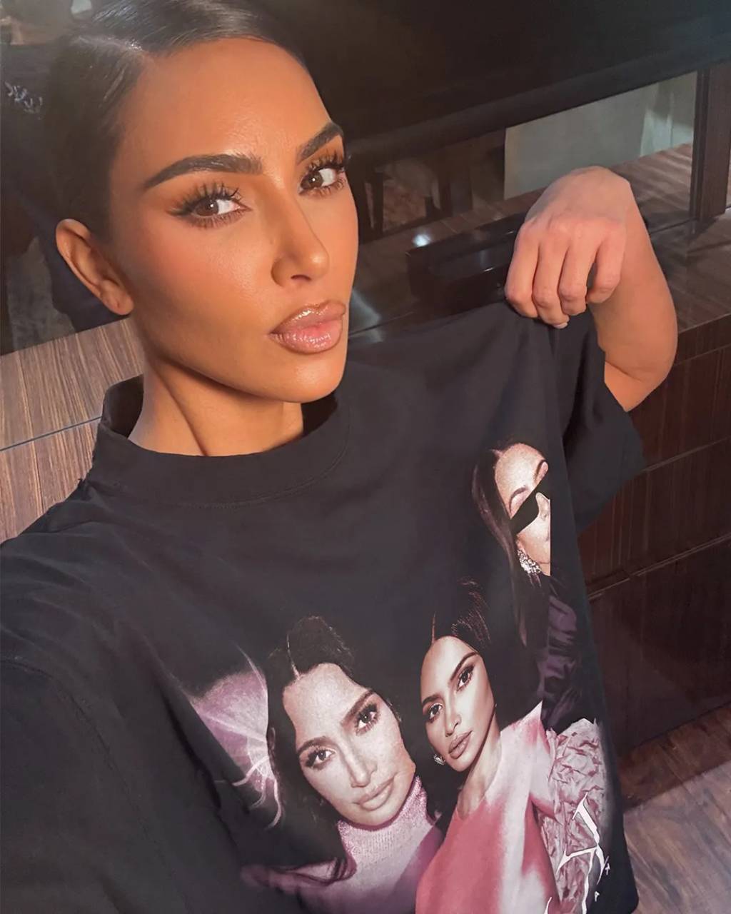 BALENCIAGA AMBASSADOR FANCLUB SERIES KIM KARDASHIAN SELFIE IMAGE Kim Kardashian