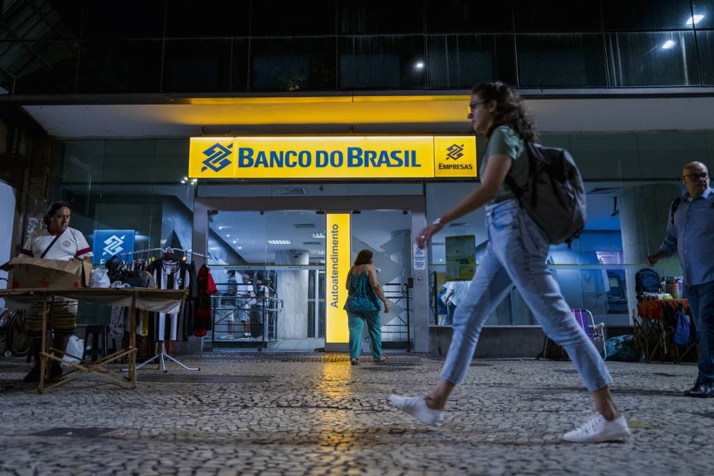 GettyImages-1253562909.jpg Agência do Banco do Brasil: o Tesouro Direto ajuda no aumento da inclusão bancária