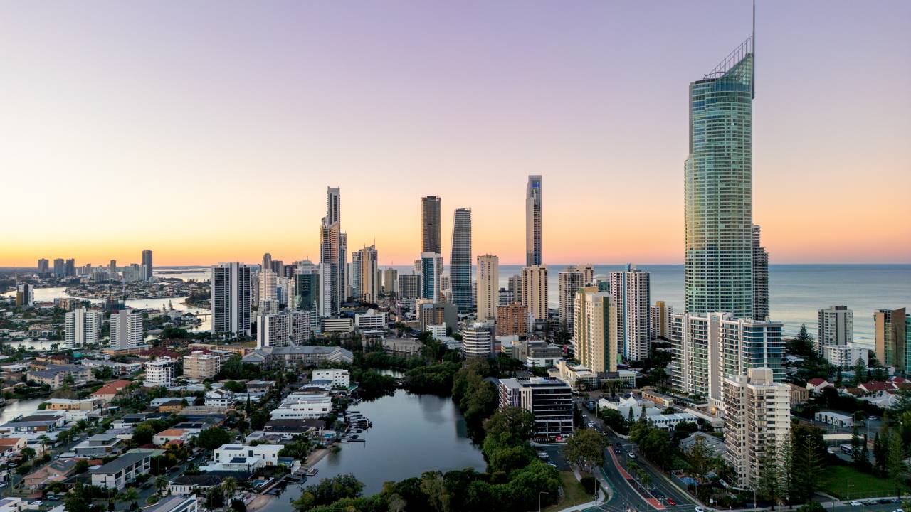 É O PARAÍSO - Gold Coast, na Austrália: o barulho do trânsito diminuiu, e o metro quadrado disparou