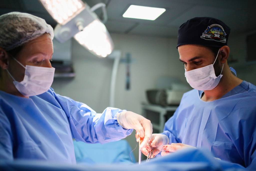 Entre a formação e a prática: o gargalo da especialização médica no país