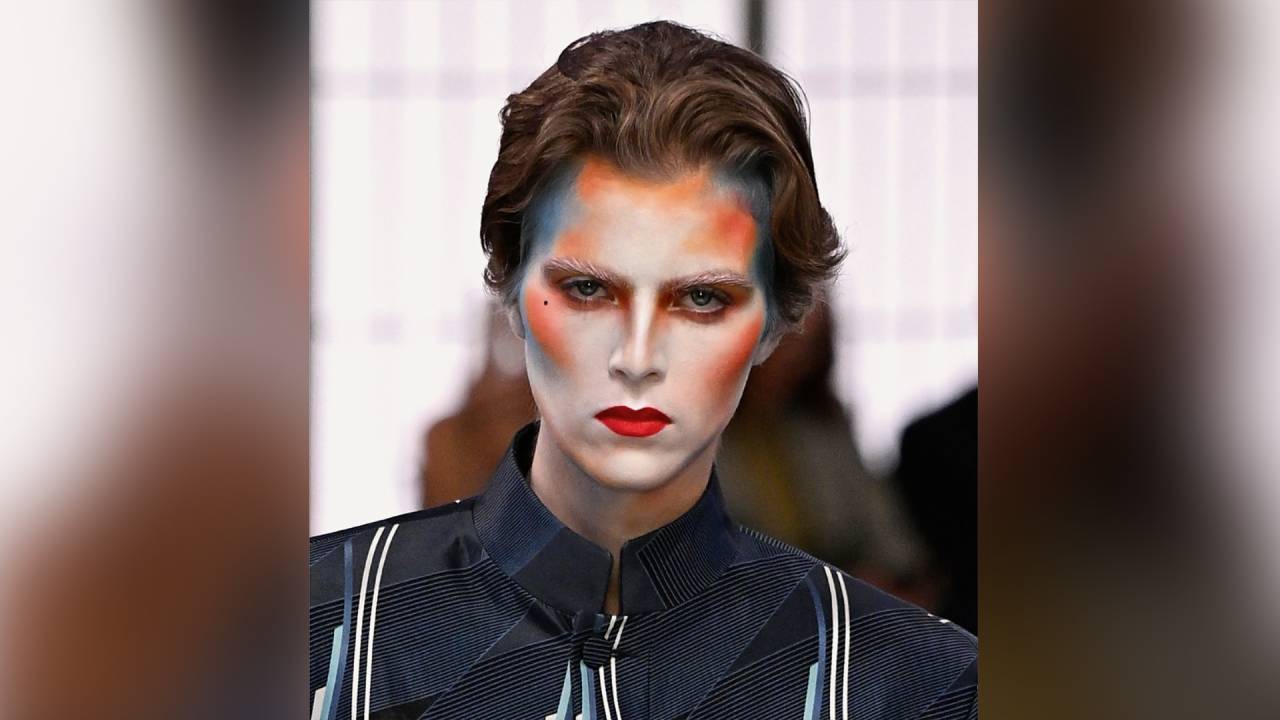 FUTURO - Desfile recente da marca francesa: os primeiros sinais do novo tempo