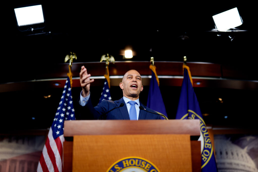 A revolta de democratas e republicanos com o envio de segredos dos EUA a jornalista