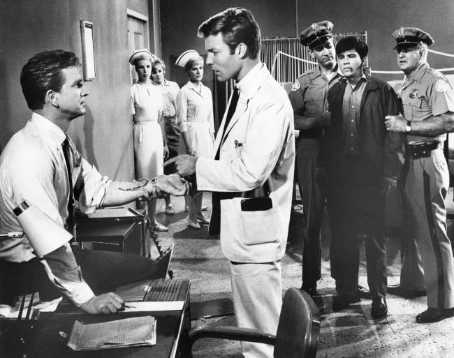 Richard Chamberlain as Dr. Kildare Richard Chamberlain em