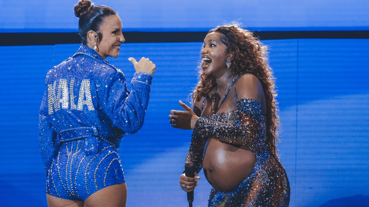 Com quase nove meses de gestação, Iza recebeu Ivete Sangalo durante sua apresentação no Rock in Rio em setembro do ano passado
