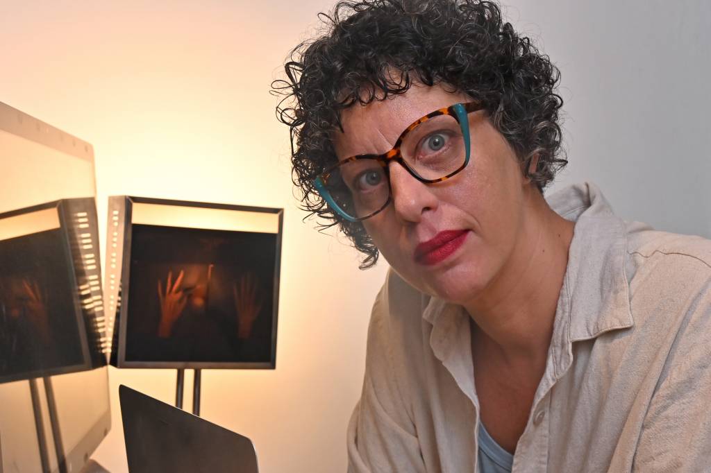 Ex-mulher de Ruy Guerra acusa produtores de assédio moral e misoginia