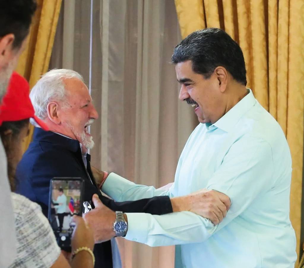 NICOLAS-MADURO-e-JOAO-PEDRO-STEDILE-2024-9-a_1.jpg COMPANHEIROS - O líder do MST, João Pedro Stédile, e o ditador venezuelano: afinação ideológica