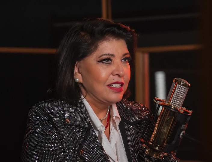 A justificativa de Roberta Miranda para chute em fã durante show