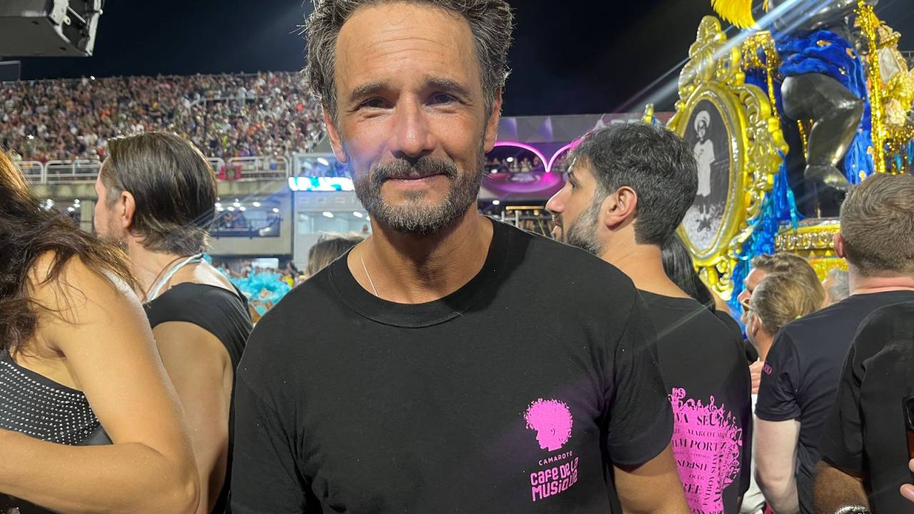 Rodrigo Santoro assiste a Desfile das Campeãs, na Sapucaí. 08/03/2025