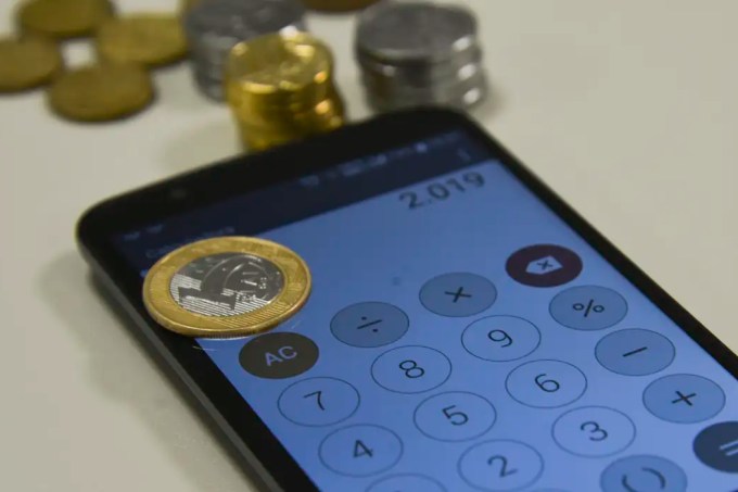 celular moedas