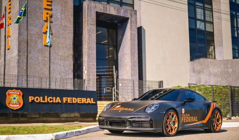 Porsche de R$ 1,5 milhão vira viatura da Polícia Federal em SC