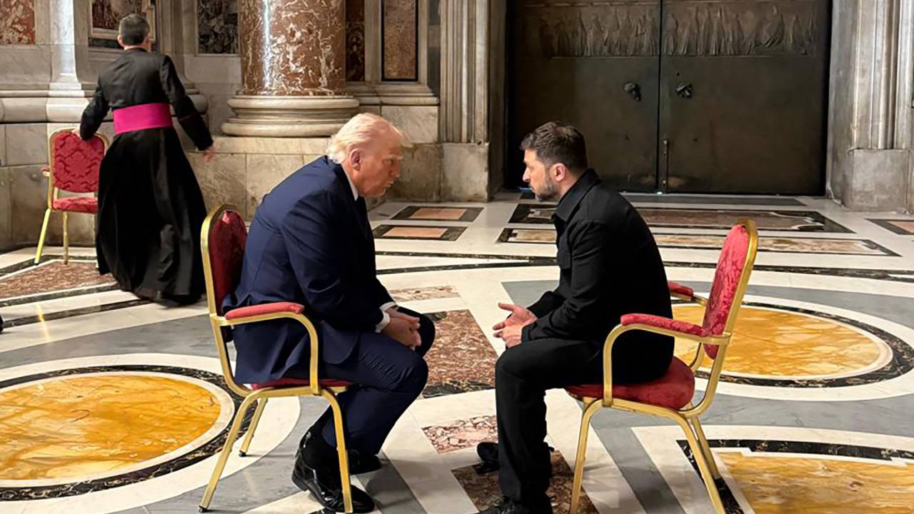 In this handout photograph taken and released by the Ukrainian Presidential Press Service on April 26, 2025, Ukraine's President Volodymyr Zelensky (R) meets with US President Donald Trump (L) on the sidelines of Pope Francis's funeral at St. Peter's Basilica at the Vatican. (Photo by Handout / UKRAINIAN PRESIDENTIAL PRESS SERVICE / AFP) / RESTRICTED TO EDITORIAL USE - MANDATORY CREDIT "AFP PHOTO / UKRAINIAN PRESIDENTIAL PRESS SERVICE" - NO MARKETING NO ADVERTISING CAMPAIGNS - DISTRIBUTED AS A SERVICE TO CLIENTS