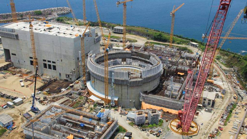 Eletrobras lucra, dribla ingerência e mira a transição energética