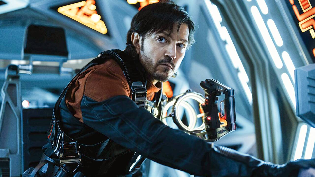 REBELDE - Luna em Andor: atuação marcante na série mais politizada da Disney