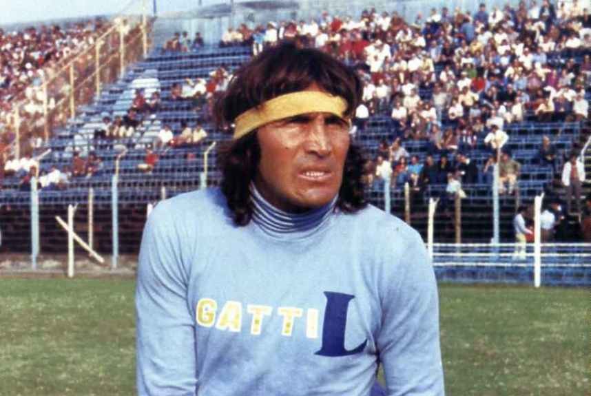 ‘El Loco’: morre Hugo Gatti, ex-goleiro e ídolo do Boca Junior, aos 80 anos