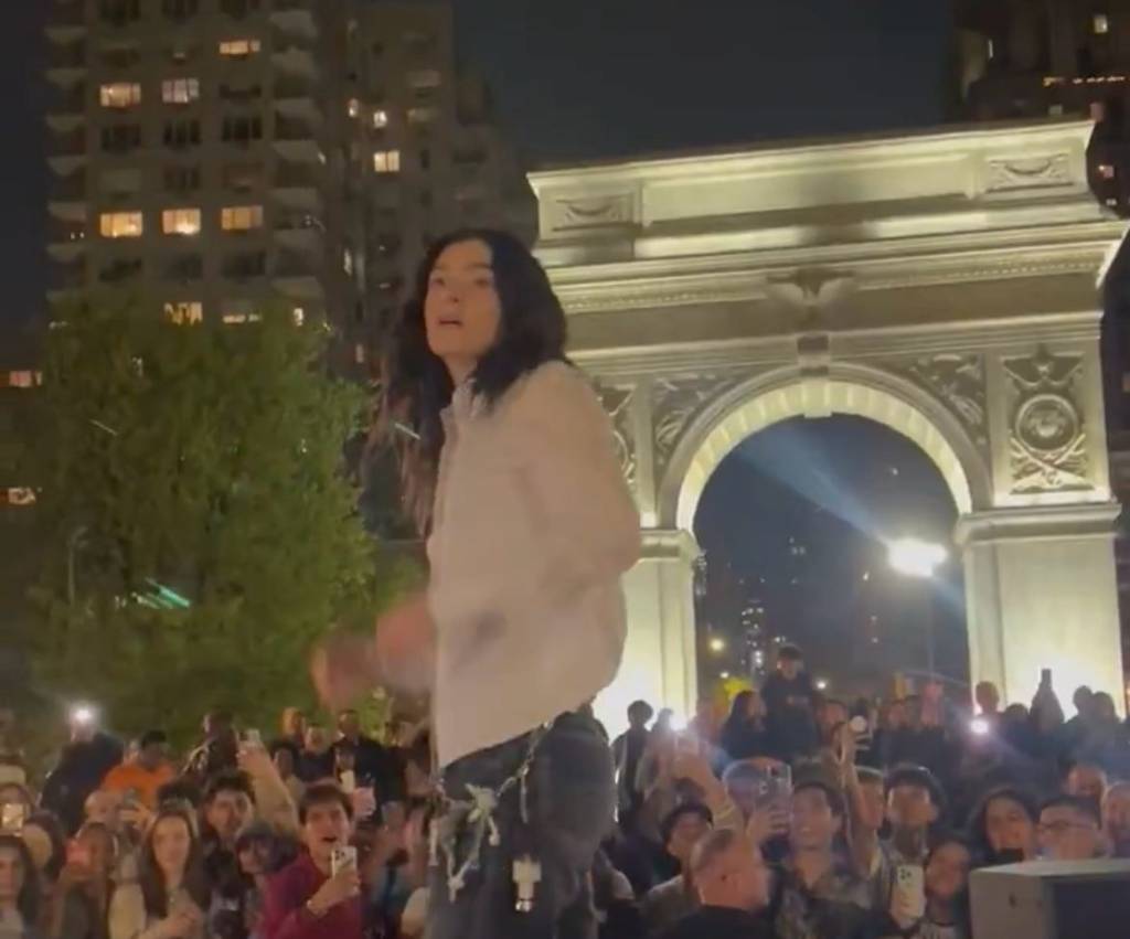 ‘Barrada’ pela polícia, Lorde estreia nova música em parque de Nova York