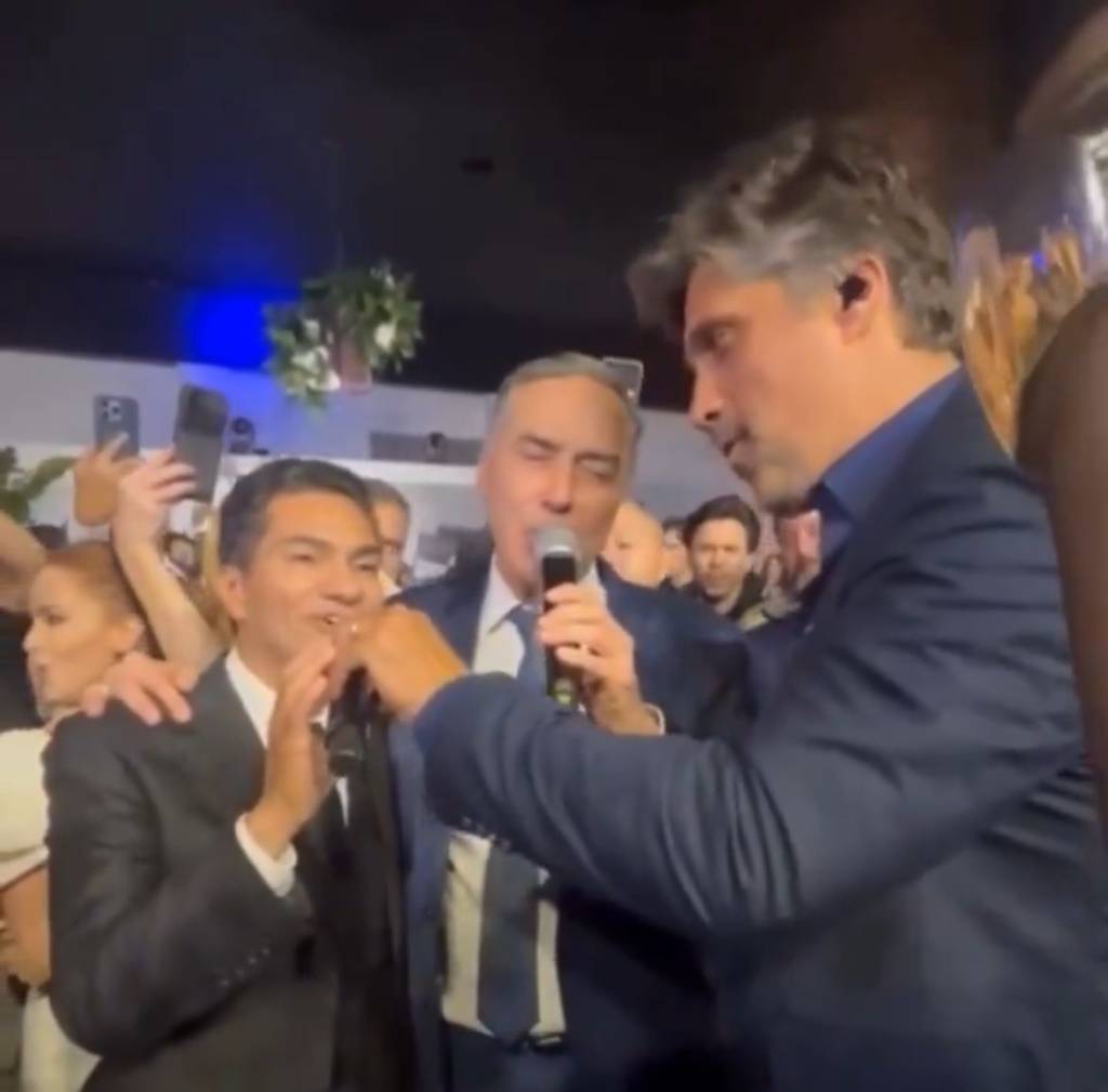 Luís Roberto Barroso, do STF, canta com sertanejo em festa