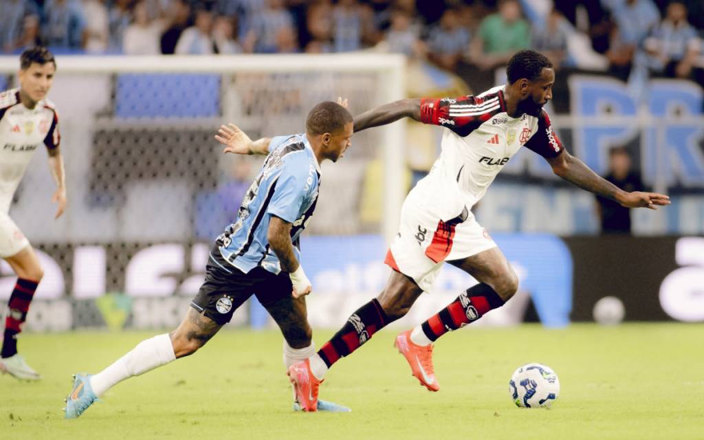 Por que a regra da bola na mão no futebol provoca tanta confusão?