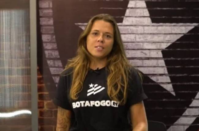 hanna Hanna Santos, neta do ídolo do Botafogo Nilton Santos