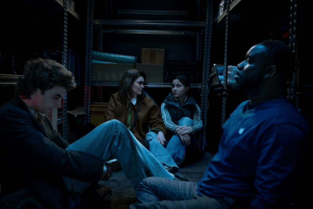 iHostage_Unit2 Cena do filme iHostage, da Netflix -