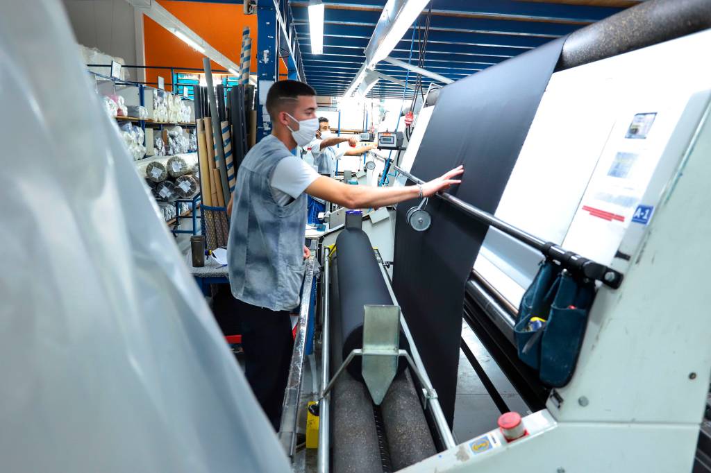 Cerca de 76% dos mais jovens apoiam redução da jornada de trabalho