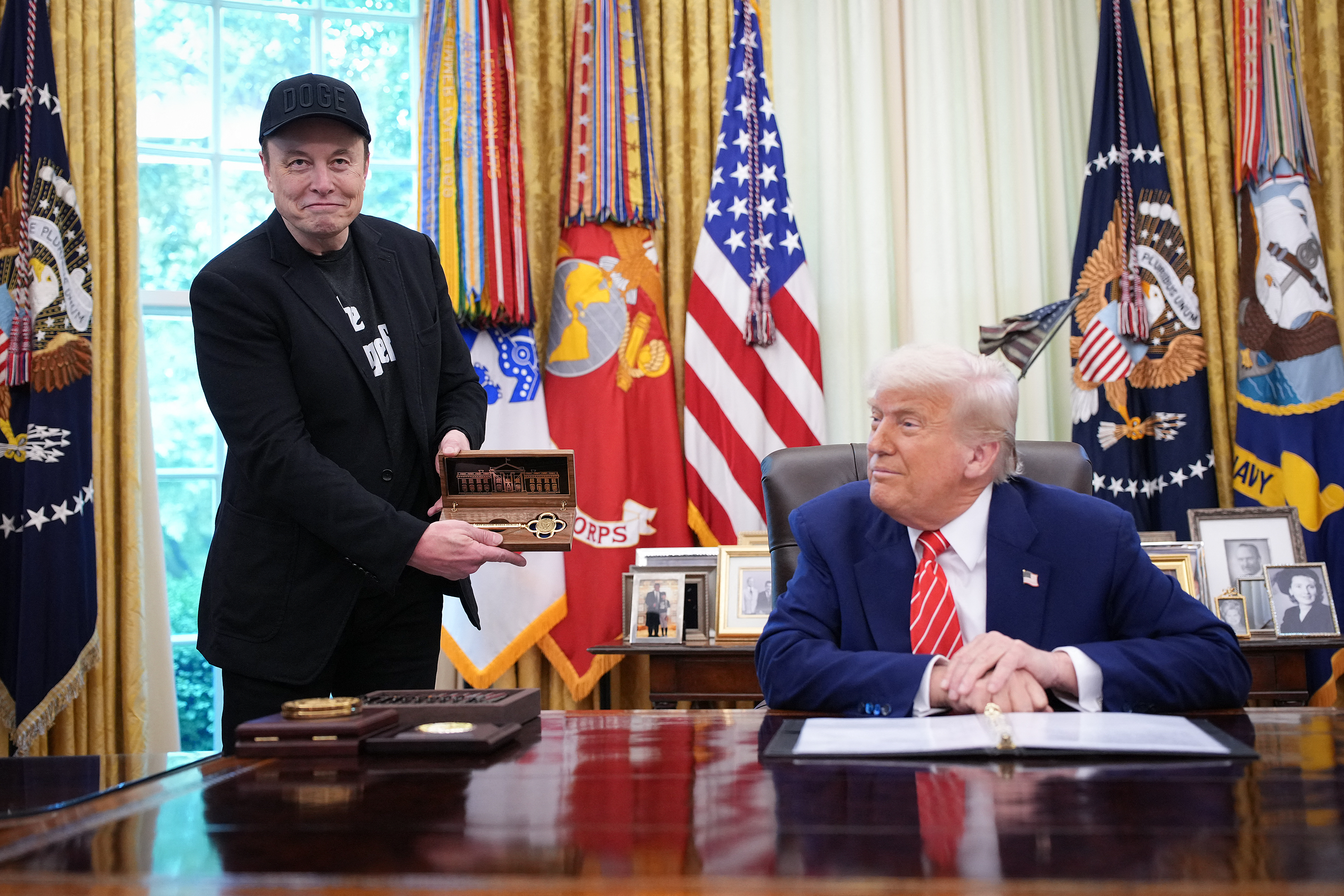 Após rompimento, Elon Musk volta oficialmente ao governo Trump