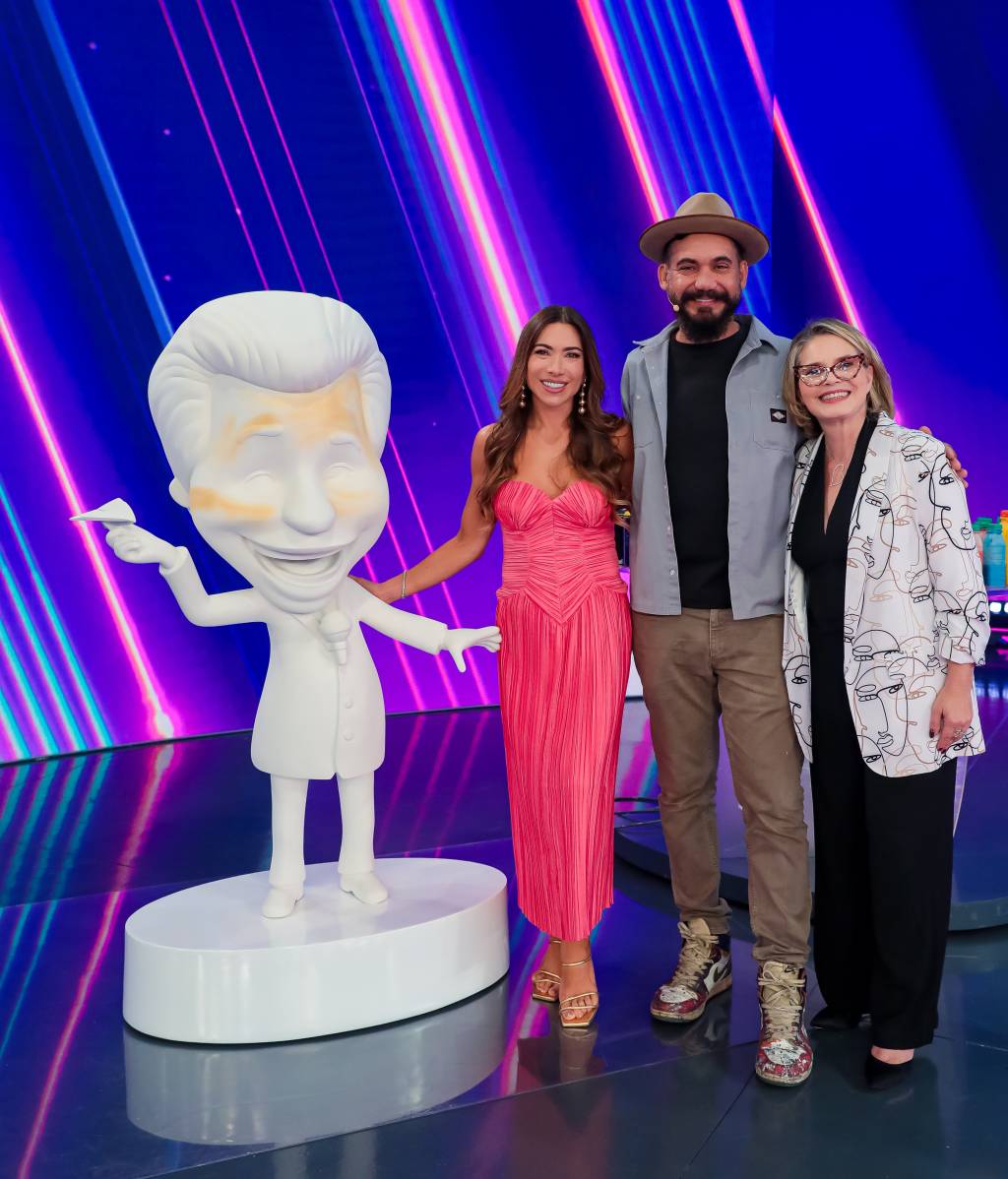 080425-Programa-Silvio-Santos-com-Patricia-Abravanel-PGM-880-Fotos-Gabriel-Cardoso-SBT-8780 (1) Patricia Abravanel, Eduardo Kobra e Cintia Abravanel