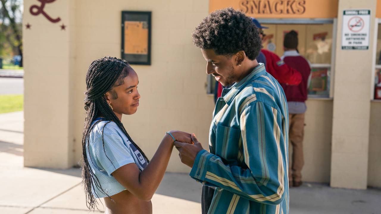 ROMANCE - Keisha e Justin: jovens enfrentam dramas sociais por primeiro amor