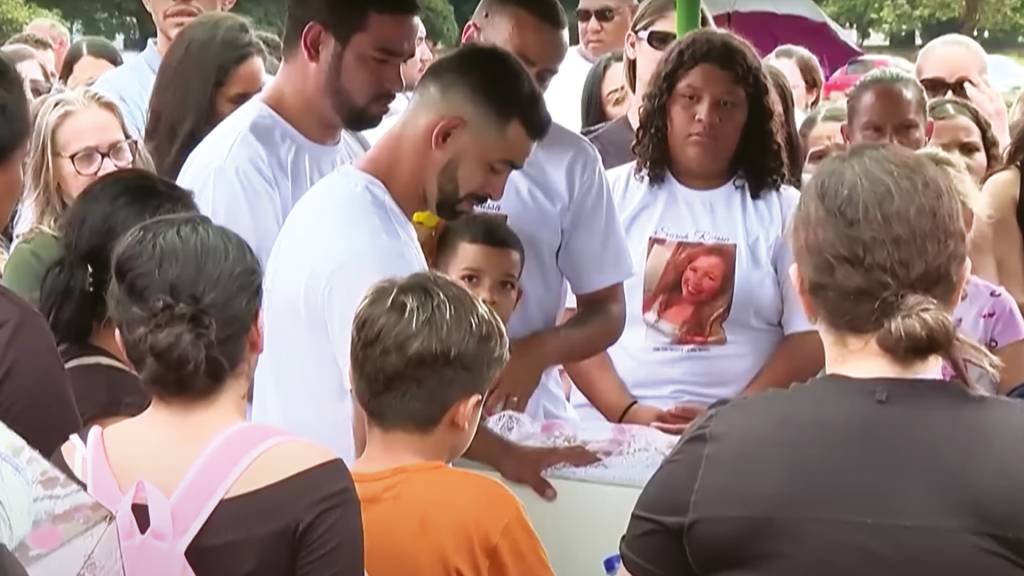 2D-(2)-346764575674.png DOR - Enterro de menina de 8 anos no DF: “desafio do desodorante”